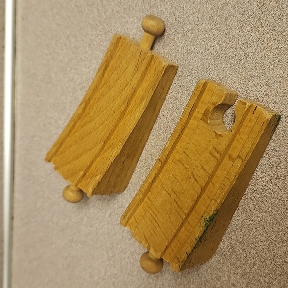 Brio Wooden Train Tracks - Picture 3 of 6